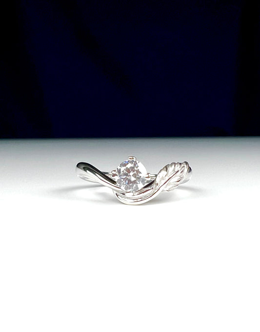 Pt900リーフ・リング(ダイヤモンド)〜Leaf Ring〜